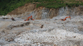 दानव नदीमा अवैध उत्खनन् गर्ने सवारीसाधन नियन्त्रणमा